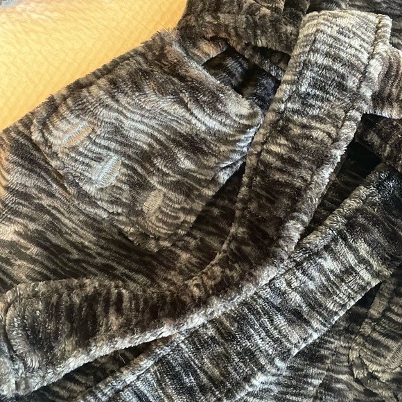 Toddler Bathrobe Size 2 - Picture 5 of 5